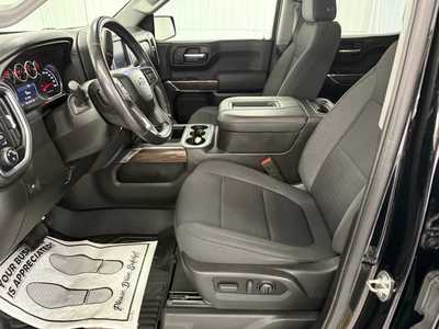 2021 Chevrolet 1500 Crew Cab, $30995.0. Photo 9