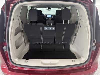 2021 Chrysler Pacifica, $30474.0. Photo 12