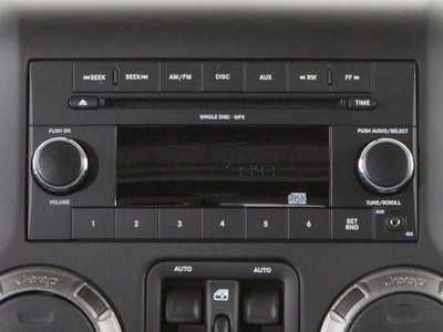 2010 Jeep Wrangler Unlimited, $12995.0. Photo 7