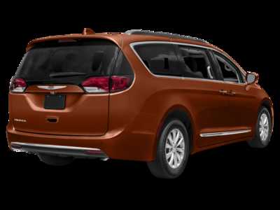 2018 Chrysler Pacifica, $18995.0. Photo 2