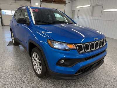 2023 Jeep Compass, $25253.0. Photo 6