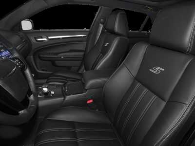 2014 Chrysler 300, $12995.0. Photo 6