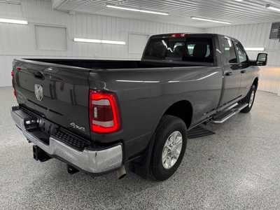 2023 RAM 3500 Crew Cab, $48995.0. Photo 4