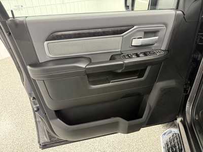 2023 RAM 3500 Crew Cab, $48995.0. Photo 8