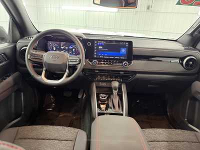 2025 Chevrolet Colorado Crew Cab, $43995.0. Photo 7