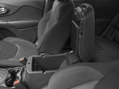 2018 Jeep Cherokee, $13995.0. Photo 10