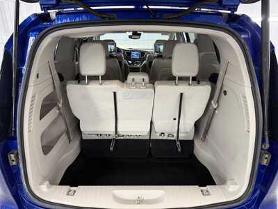 2018 Chrysler Pacifica, $12995.0. Photo 12
