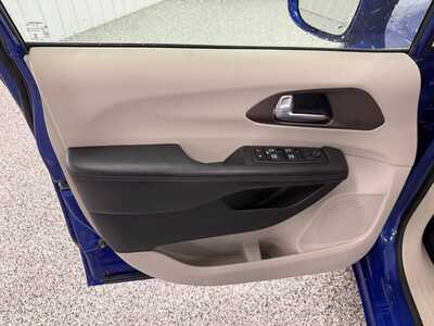 2018 Chrysler Pacifica, $12995.0. Photo 8