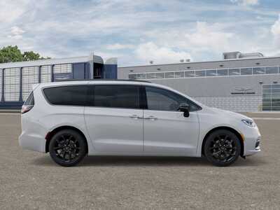 2026 Chrysler Pacifica, $54235.0. Photo 12