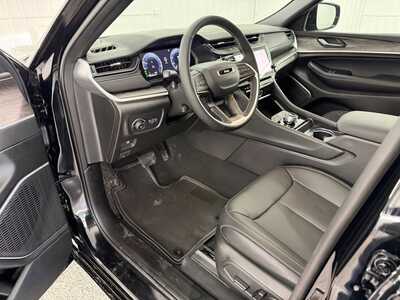 2026 Jeep Grand Cherokee, $53275.0. Photo 12