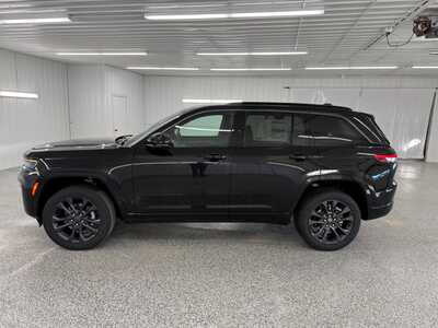 2026 Jeep Grand Cherokee, $53275.0. Photo 2