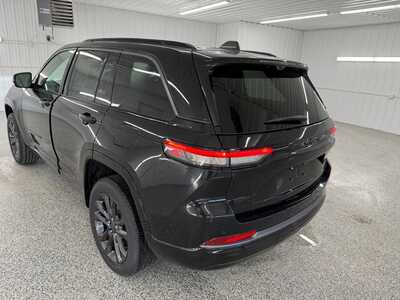 2026 Jeep Grand Cherokee, $53275.0. Photo 3