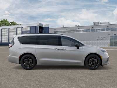 2026 Chrysler Pacifica, $52730.0. Photo 12