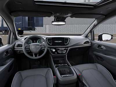 2026 Chrysler Pacifica, $52730.0. Photo 8