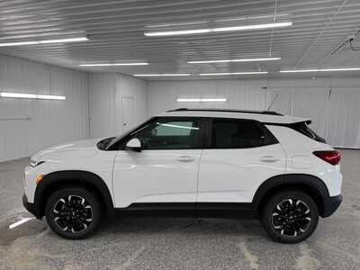 2021 Chevrolet TrailBlazer, $18995.0. Photo 2
