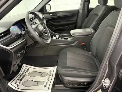 2025 Jeep Grand Cherokee L, $34995.0. Photo 9