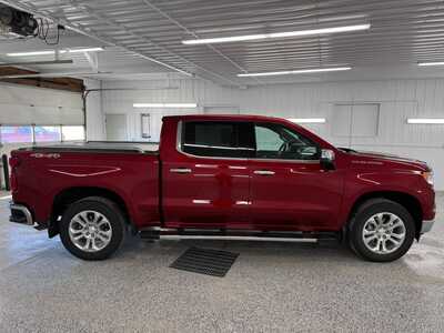 2023 Chevrolet 1500 Crew Cab, $40875.0. Photo 5