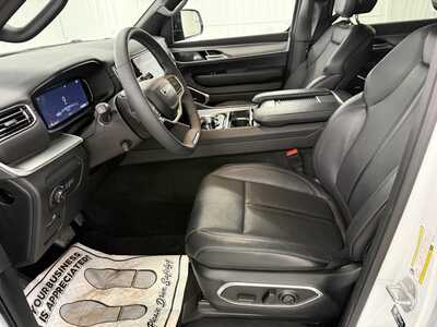 2025 Jeep Wagoneer, $58995.0. Photo 9