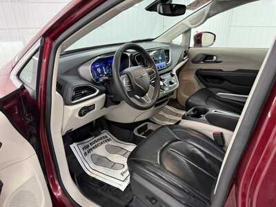 2022 Chrysler Pacifica, $27995.0. Photo 10