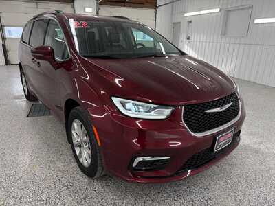 2022 Chrysler Pacifica, $27995.0. Photo 6
