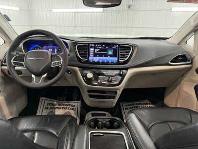 2022 Chrysler Pacifica, $27995.0. Photo 7