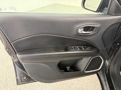 2020 Jeep Compass, $16995.0. Photo 8
