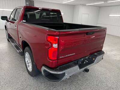 2023 Chevrolet 1500 Crew Cab, $40995.0. Photo 3