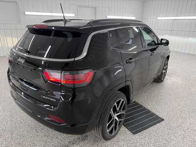 2024 Jeep Compass, $25995.0. Photo 4