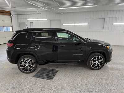 2024 Jeep Compass, $25995.0. Photo 5