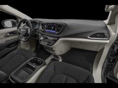 2021 Chrysler Pacifica, $15995.0. Photo 11
