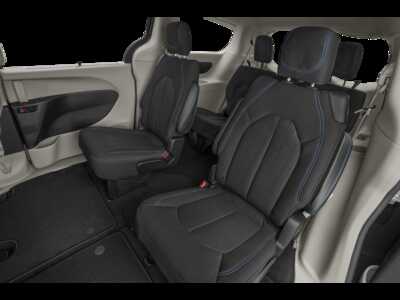 2021 Chrysler Pacifica, $15995.0. Photo 9