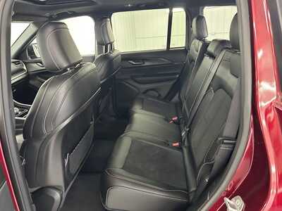 2023 Jeep Grand Cherokee, $30995.0. Photo 11