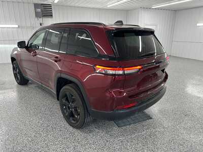2023 Jeep Grand Cherokee, $30995.0. Photo 3