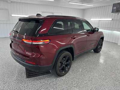 2023 Jeep Grand Cherokee, $30995.0. Photo 4