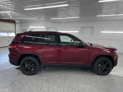 2023 Jeep Grand Cherokee, $30995.0. Photo 5