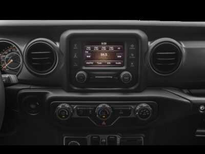 2020 Jeep Gladiator, $21995.0. Photo 7
