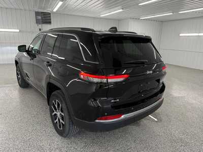 2023 Jeep Grand Cherokee, $33995.0. Photo 3