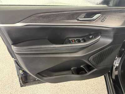 2023 Jeep Grand Cherokee, $33995.0. Photo 8