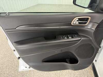 2015 Jeep Grand Cherokee, $11995.0. Photo 8