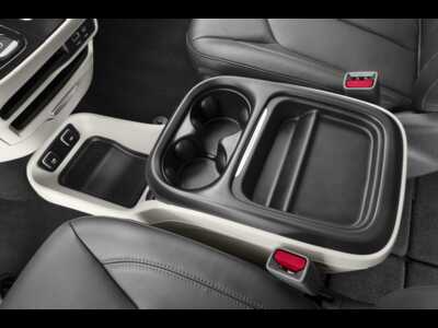 2020 Chrysler Pacifica, $49995.0. Photo 10