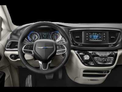 2020 Chrysler Pacifica, $49995.0. Photo 4