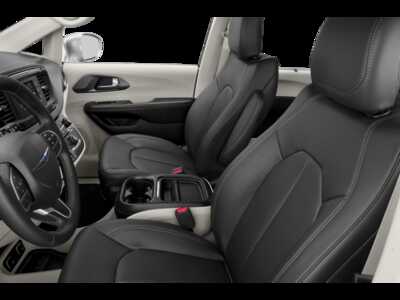 2020 Chrysler Pacifica, $49995.0. Photo 6