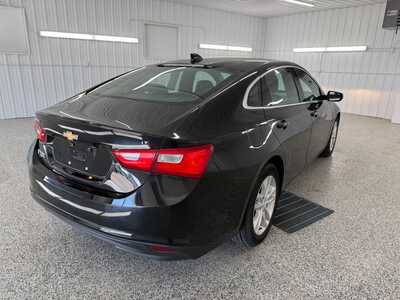 2016 Chevrolet Malibu, $12995.0. Photo 4