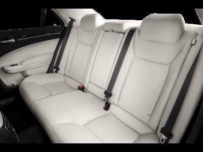 2015 Chrysler 300, $12995.0. Photo 10