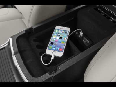 2015 Chrysler 300, $12995.0. Photo 11