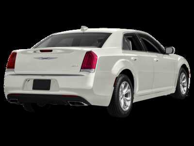 2015 Chrysler 300, $12995.0. Photo 2