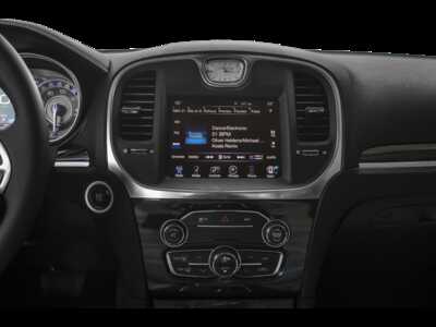 2015 Chrysler 300, $12995.0. Photo 7