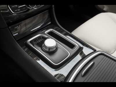 2015 Chrysler 300, $12995.0. Photo 8