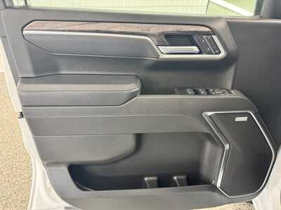 2025 Chevrolet 1500 Crew Cab, $49159.0. Photo 8