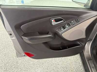 2012 Hyundai Tucson, $8995.0. Photo 8